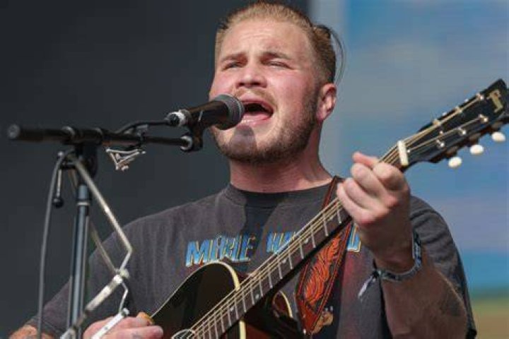 15 Zach Bryan Songs Illustrating the Artist&rsquo;s Humility and LoFi Sound