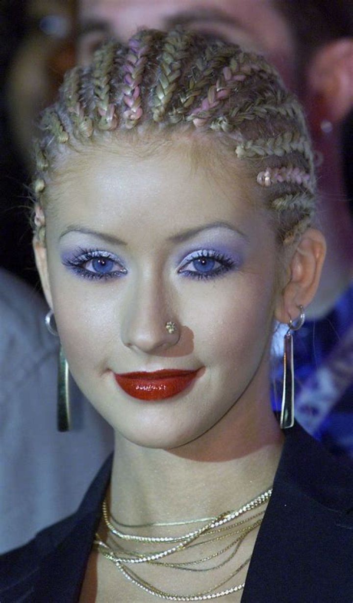 30 Pop Star Hairstyles That Defined the 2000s, From Kelly Clarkson's