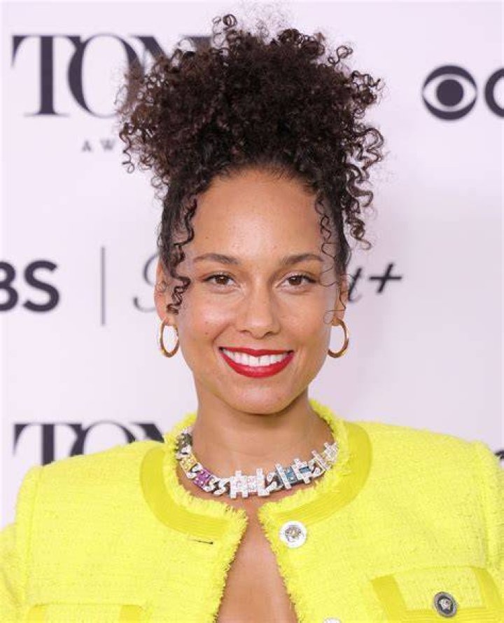 Alicia Keys' Most HeadTurning Hairstyles Of All Time HuffPost Life