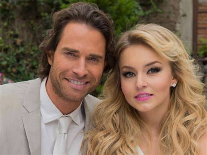 Angelique Boyer; Sebastian Rulli Perfect Complement.