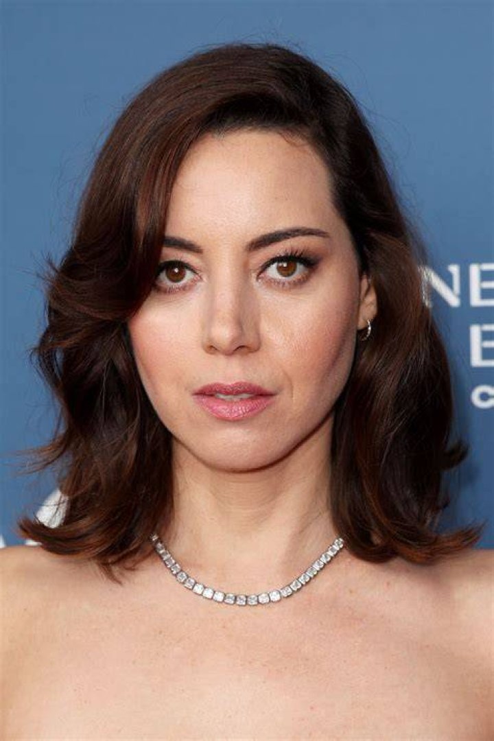 Aubrey Plaza Swaps Her White Lotus For Winter Blonde British