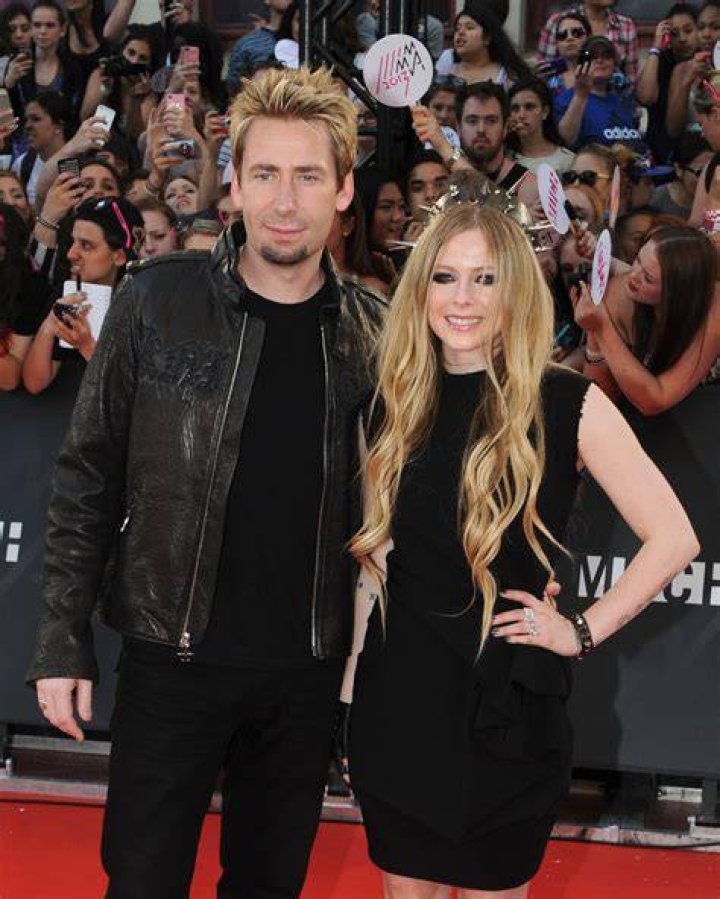Avril Lavigne & Chad Kroeger from Celebs Who Married in France E! News