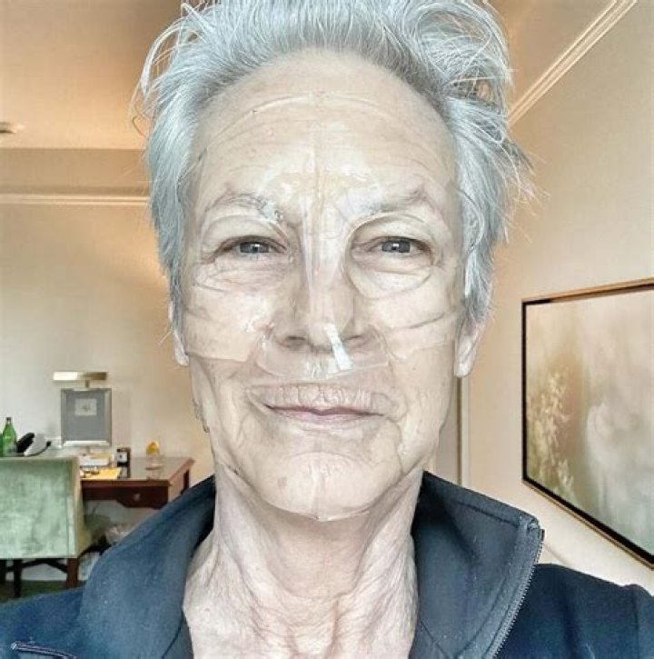 Beautiful Photos of Jamie Lee Curtis With Her Mother Leigh in the