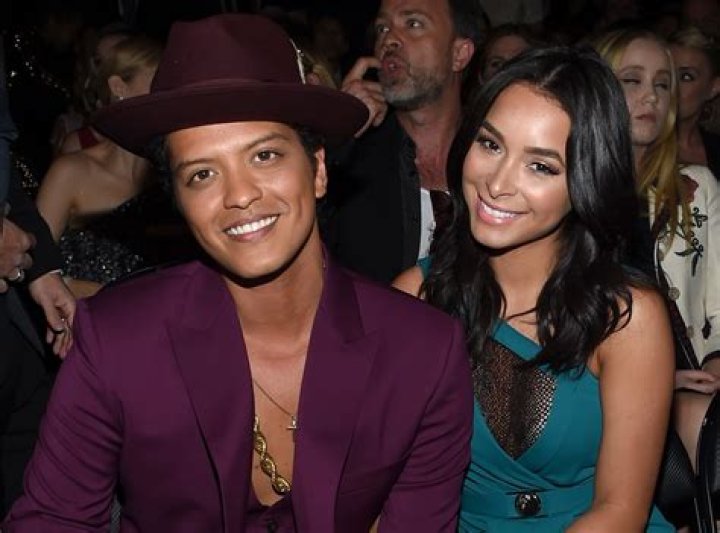 Bruno Mars Girlfriend Grammys Reaction