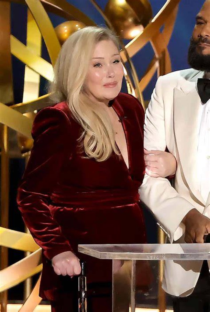 Christina Applegate Jokes Through Tears After Emmys Standing Ovation