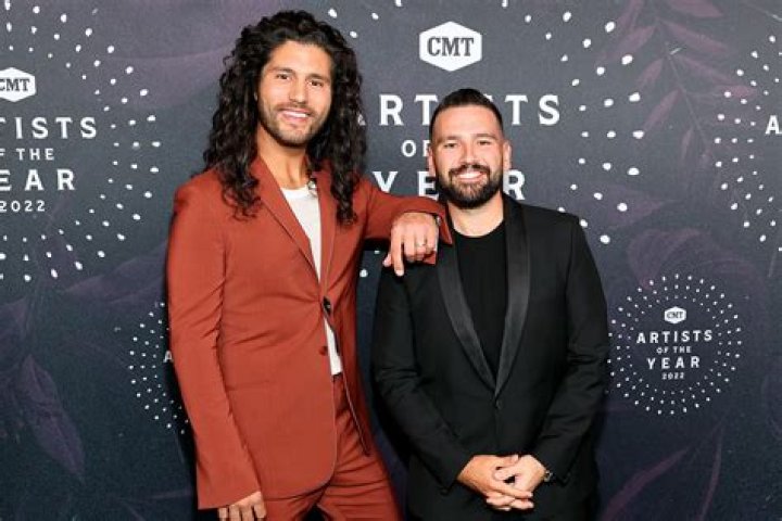 Dan + Shay's '10,000 Hours' Claims Top Spot On Multiple Charts Again