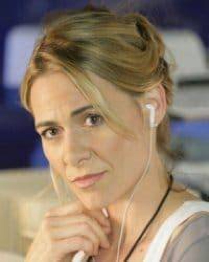 Deanne Bray Deaf woman, Deaf actress, Deaf people