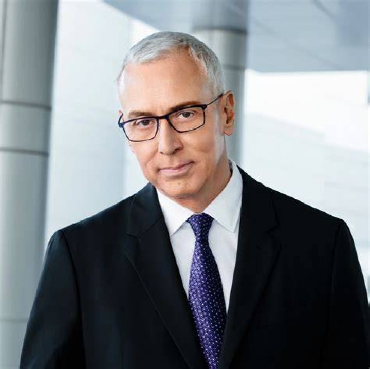 Dr. Drew Pinsky is 'cancerfree' after surgery
