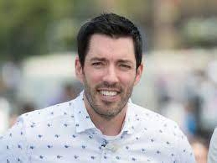 Drew Scott Illness 2023 Is The Real Estate Mavern Suffering From Any