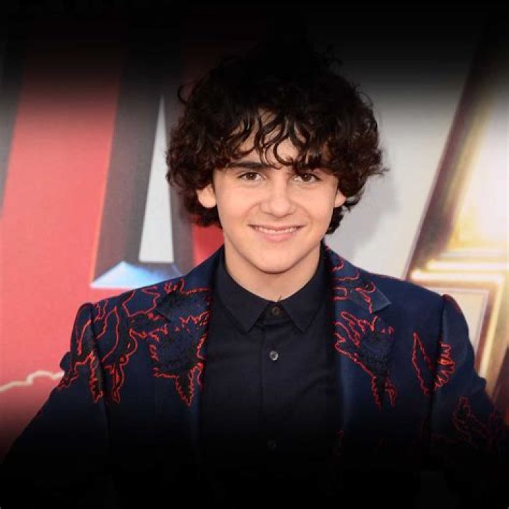 Edge Of Seventeen Jack Dylan Grazer &mdash; American Studies
