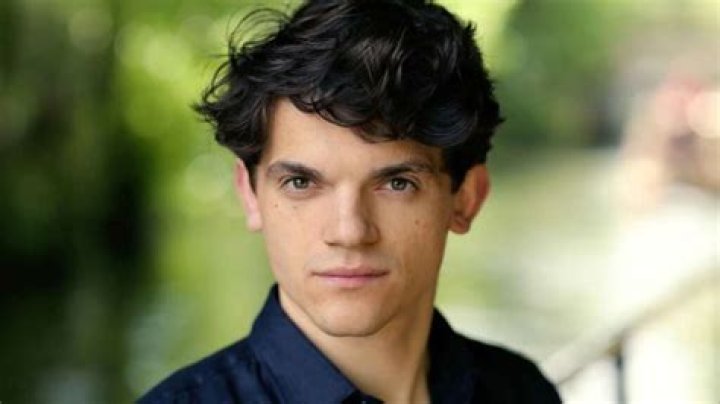 Edward Bluemel Movies, Bio and Lists on MUBI
