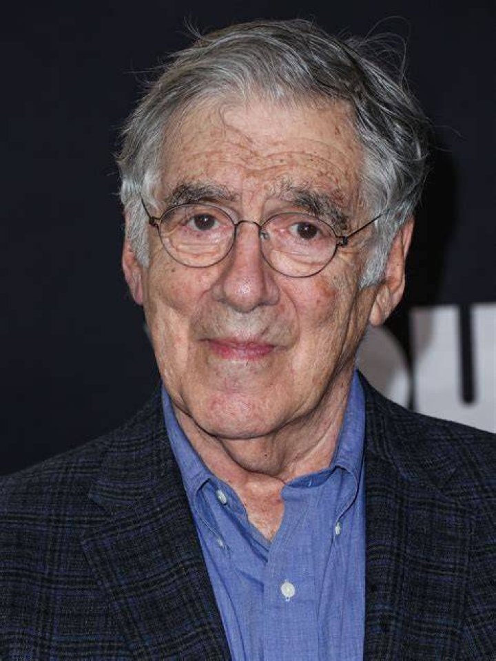 Elliott Gould's Aloha Shirt as Trapper John in MASH &raquo; BAMF Style