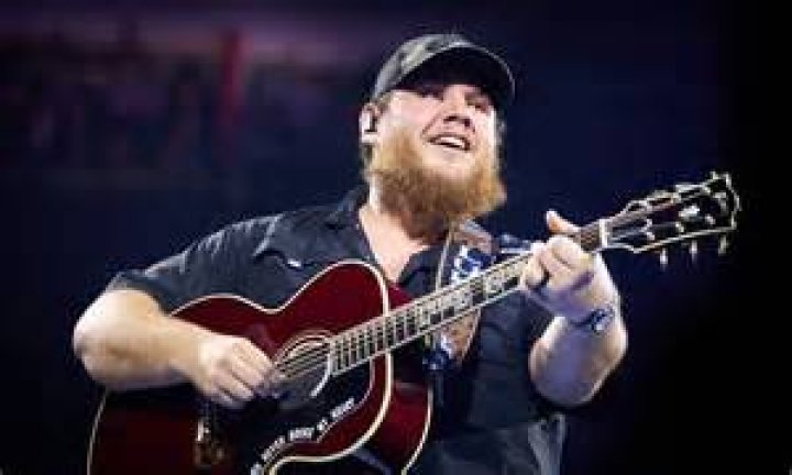First Country Luke Combs Brings His Two Albums Together With &lsquo;Growing