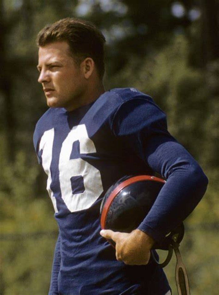 Frank Gifford's unassuming manner underplayed profound impact on NFL's