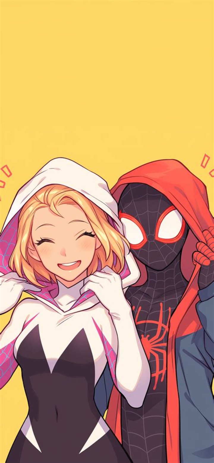 Gwen Stacy meets Miles Morales' parents in Across the SpiderVerse
