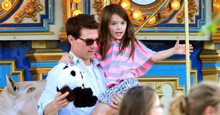 How Does Tom Cruise’s Youngest Daughter Suri Cruise Make 16,000 A Month?