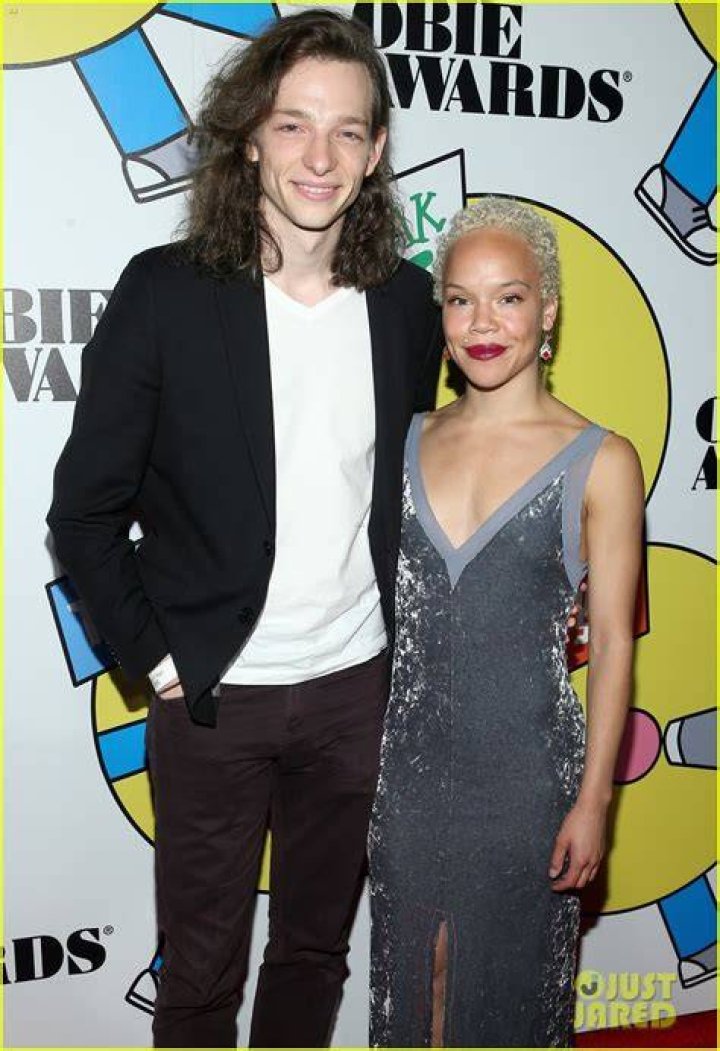 Is Mike Faist Single? Get The Scoop On His Relationship Status