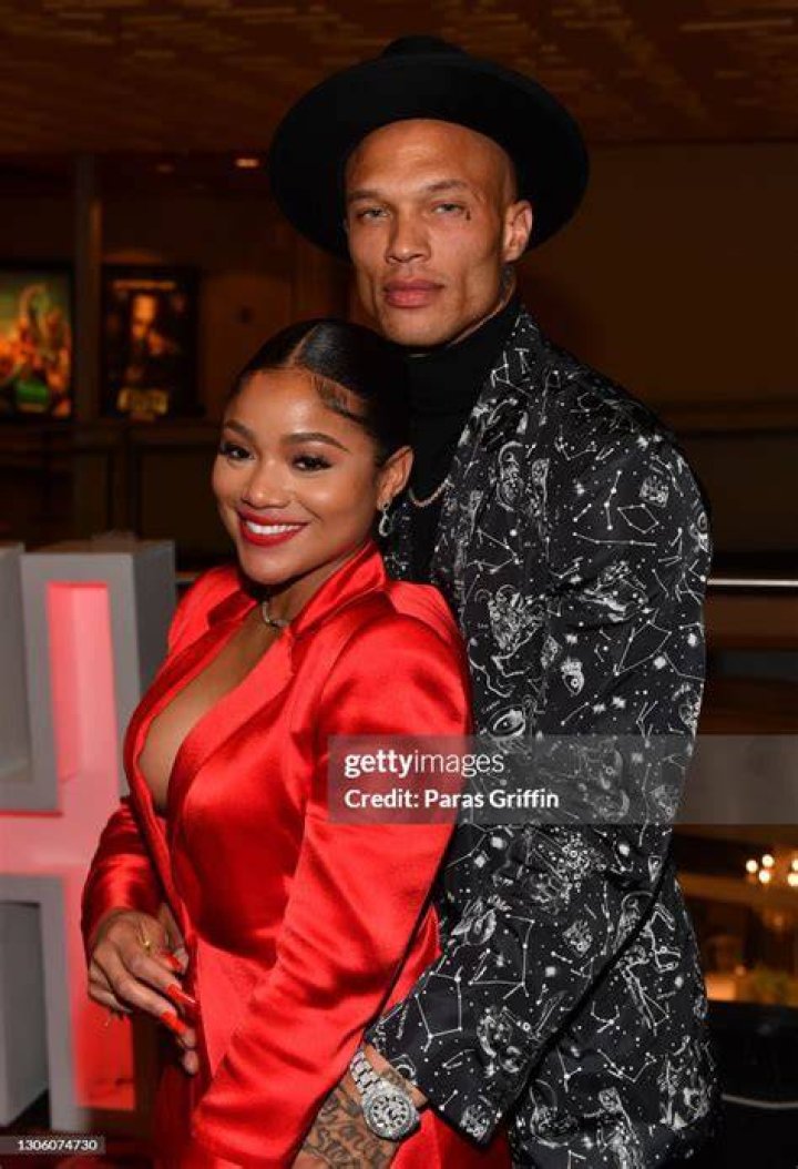 Jeremy Meeks and Erica Pinkett pose with family members during... News
