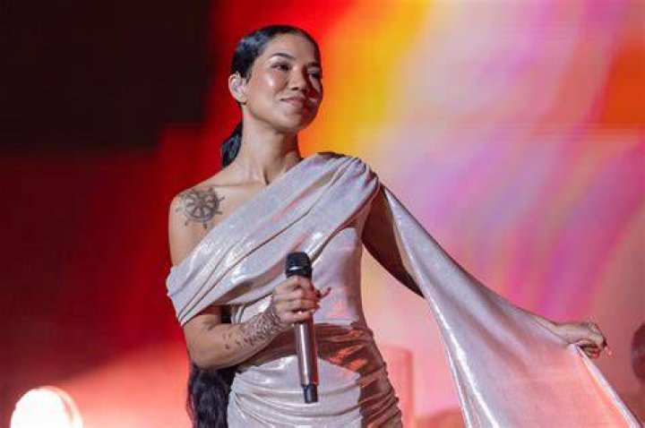 Jhen&eacute; Aiko's Siblings Brought Both Joy Sorrow to Her Life News and Gossip