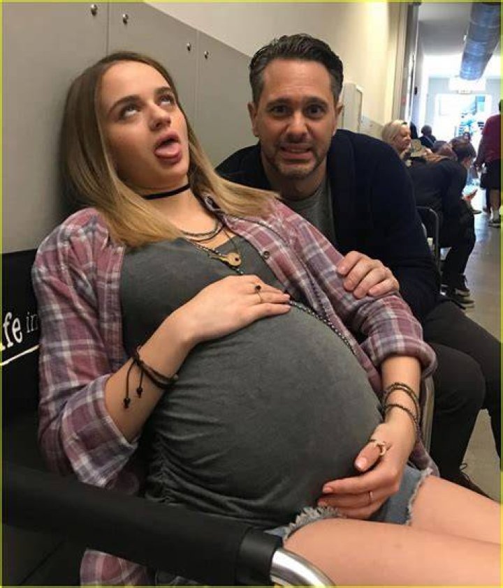 Joey King Is Baby Bumpin' as a Pregnant Teen in 'Life in Pieces' See