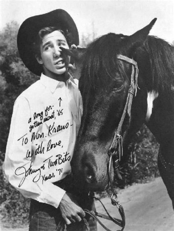 Johnny Crawford, a Western Hero&rsquo;s Son on &lsquo;The Rifleman,&rsquo; Dies at 75