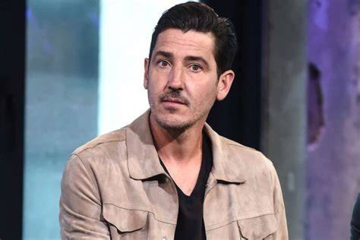 Jonathan Knight Net Worth Updated 2022 &raquo;