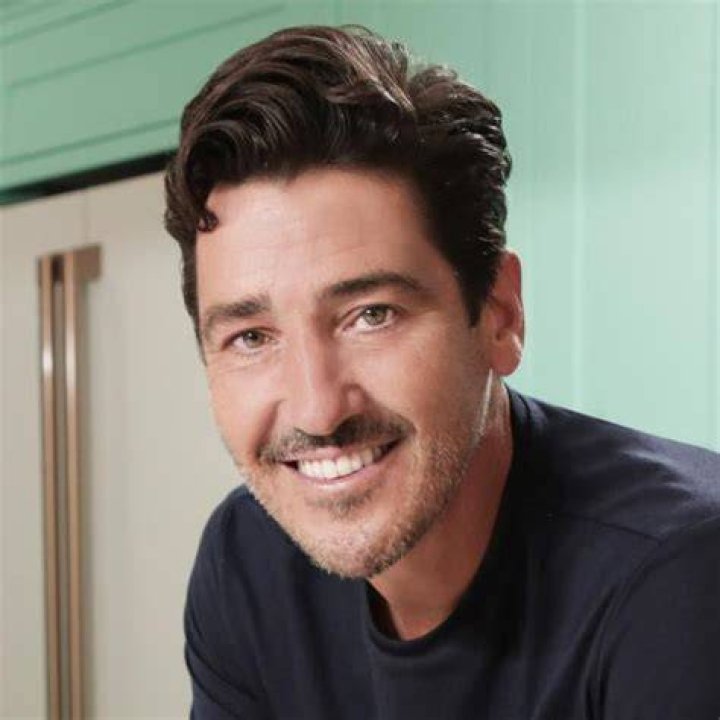 Jonathan Knight Now 2022 Age, Family, Net Worth, Where is 'New Kids On