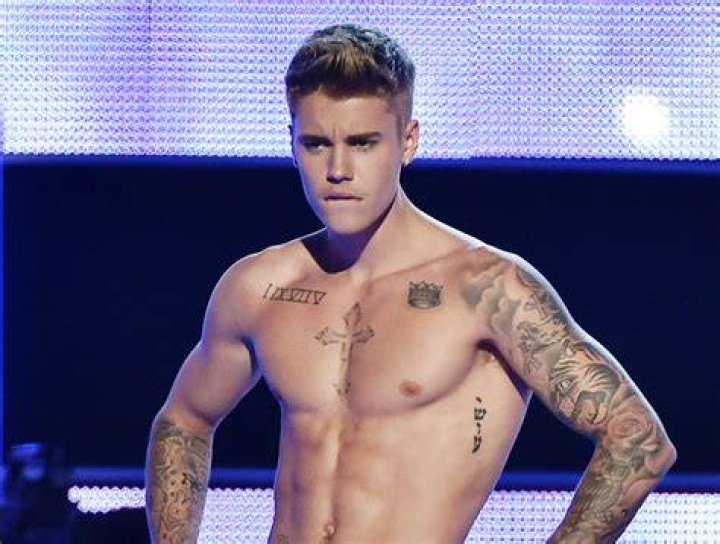 Justin Bieber rocks 'short shorts' on Instagram... before posing wife