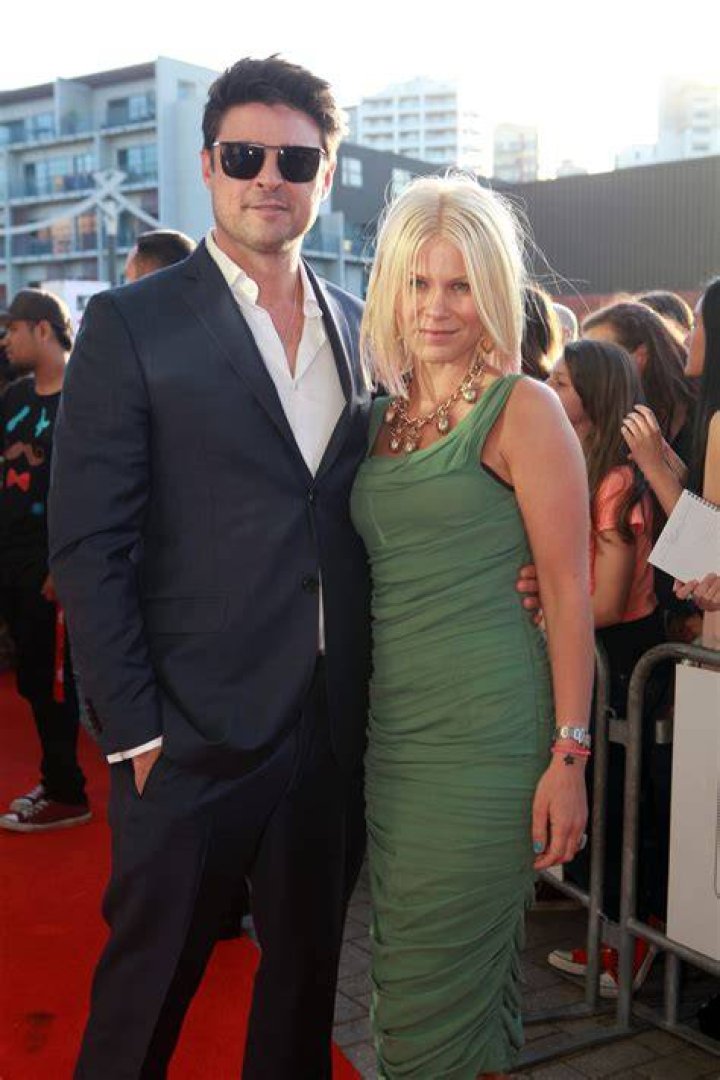 Karl Urban and wife list