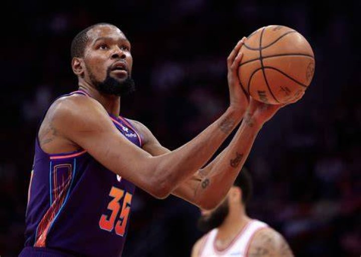 Kevin Durant photo with WNBA&rsquo;s Rhyne Howard sparks buzz