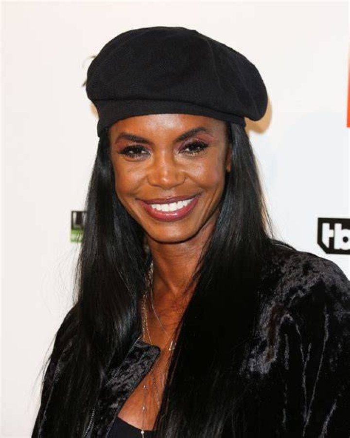Kim Porter Dead at 47 Everything to Know About the Model, Mom of Four