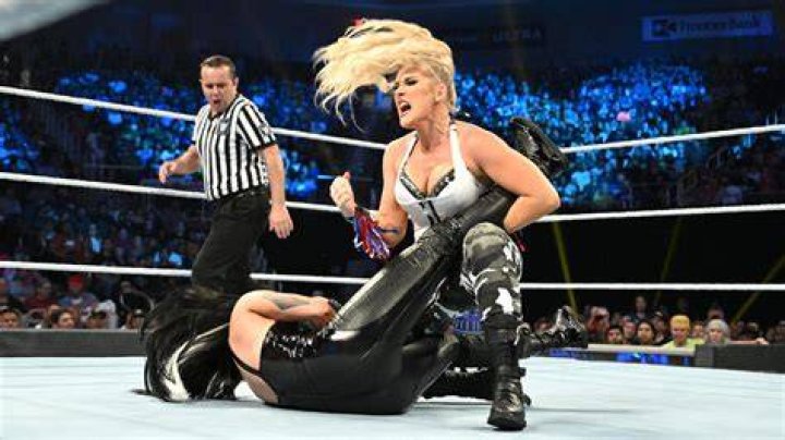 Lacey Evans Wants to Show You Can Be a Mom & Chase Dreams in WWE