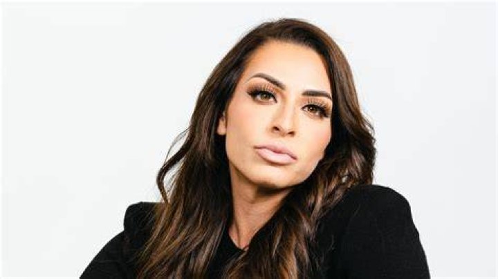 Leila Hormozi How She Changed Her Mind and Built an Empire by Age 28