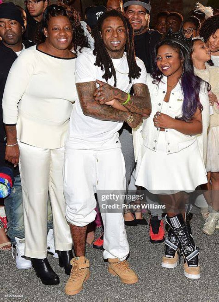 Lil Wayne Buys Daughter Two Cars, Has Nicki Minaj Perform at Sweet 16