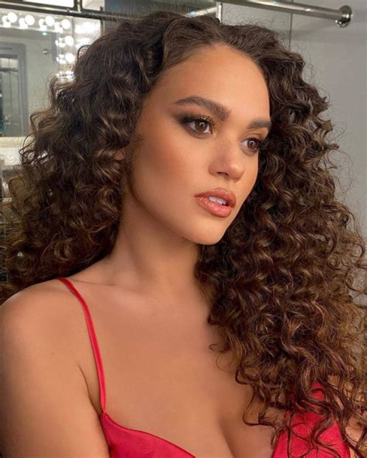 MADISON PETTIS Instagram Photos 03/31/2022 HawtCelebs