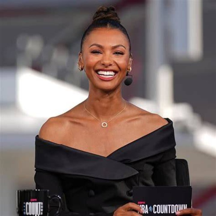 Malika Andrews on Instagram &ldquo;Producers and reporters that braid