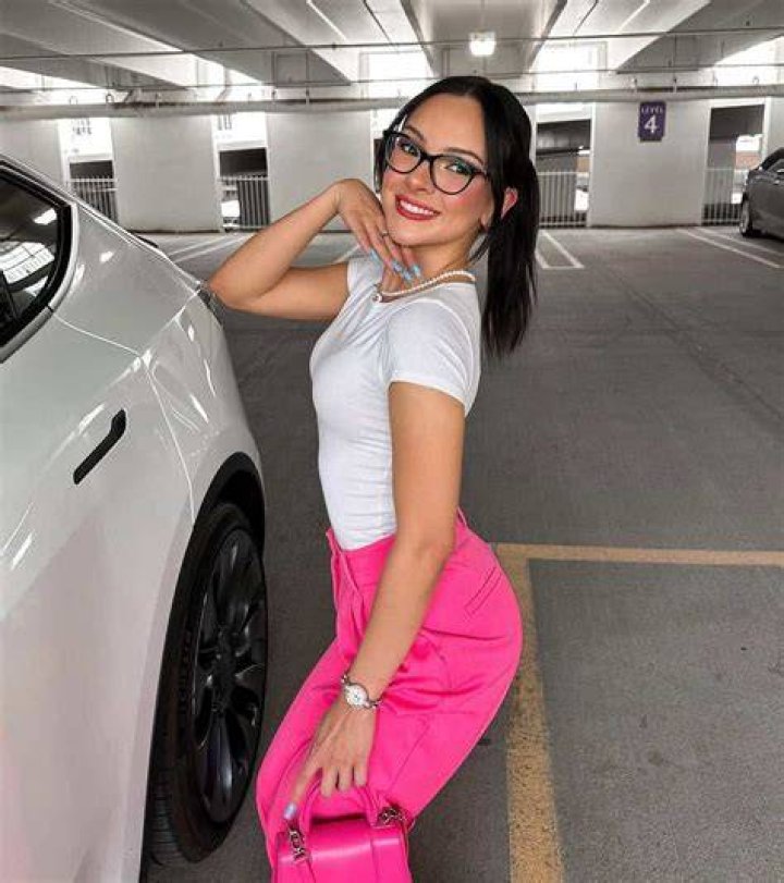 Milan Mirabella 【Biography】Age, Net Worth, Height, Single, Nationality