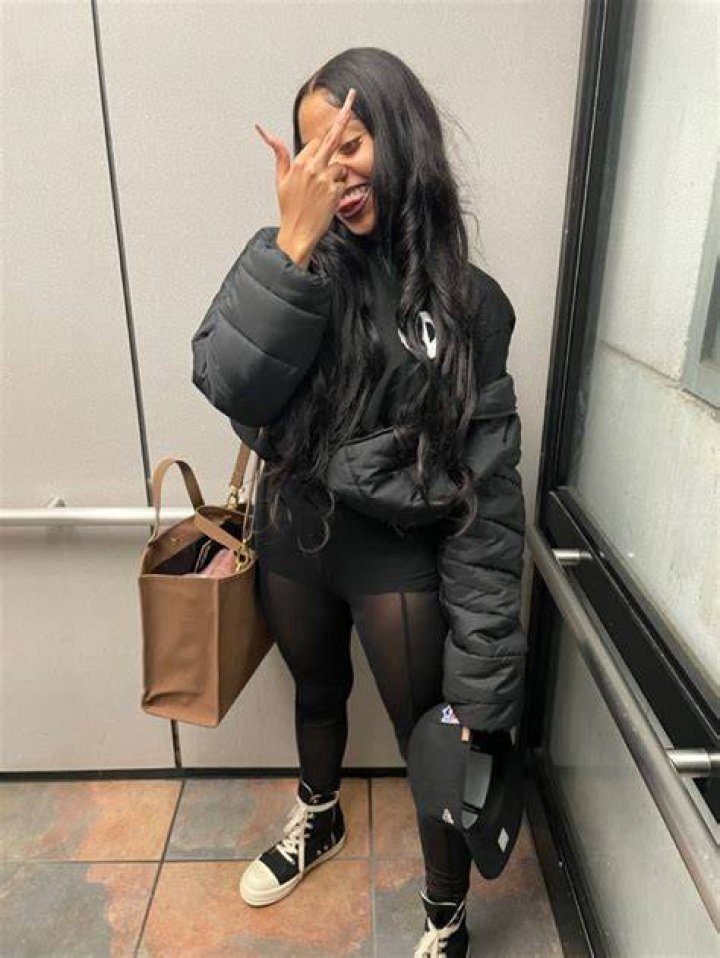 Milk&Heavy Sugar Outfit black girl winter, Black girl aesthetic, 90s