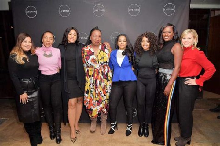 More alleged R. Kelly victims come forward as trial enters third week