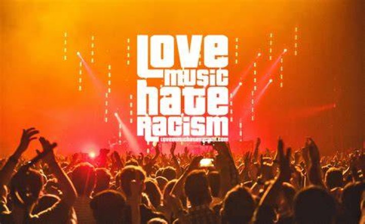 Music Video &ldquo;I Hate Love Songs&rdquo; by Kelsea Ballerini Hometown Country