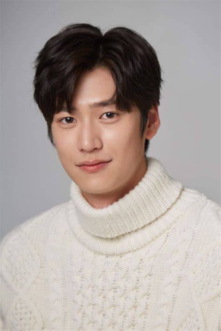 Na Inwoo to replace Kim Seonho on '2 Days And 1 Night'