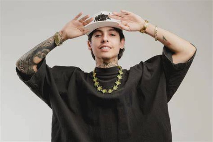 Natanael Cano qui&eacute;n es la misteriosa novia del cantante de corridos