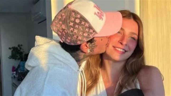 Natanael Cano y su novia se dejan ver muy cari&ntilde;osos en la playa 🥰😍