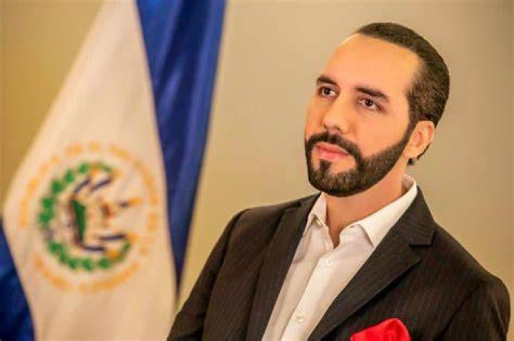 Nayib Bukele &laquo;La religi&oacute;n nos aleja de Dios. Una relaci&oacute;n con &Eacute;l debe