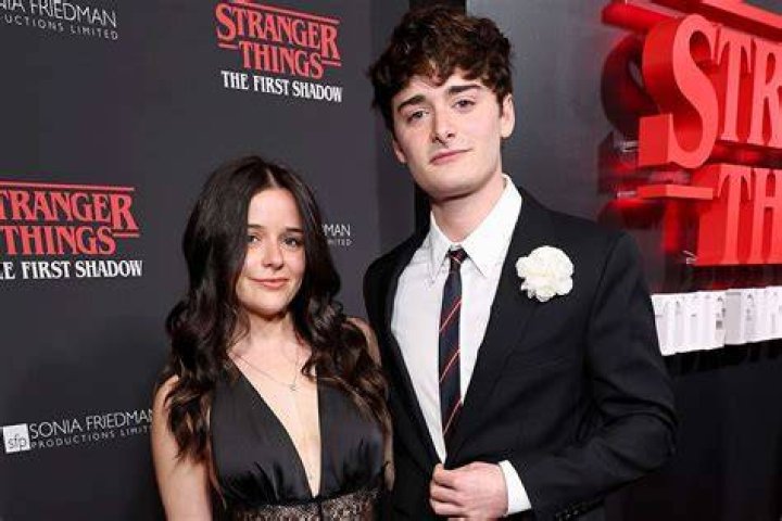 Noah Schnapp Et Julia Hoffman retourneur de temps harry potter