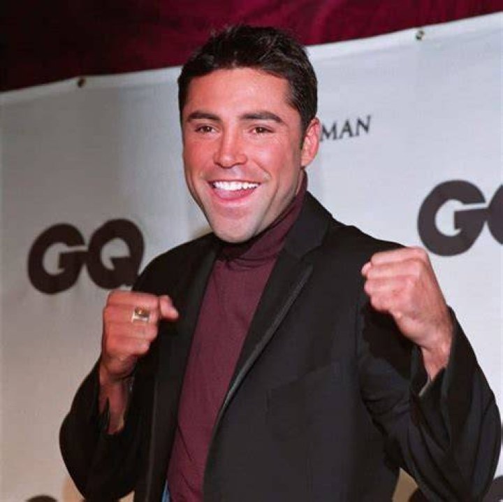 Oscar De La Hoya Bio [2021 Update] Early Life, Career & Net Worth
