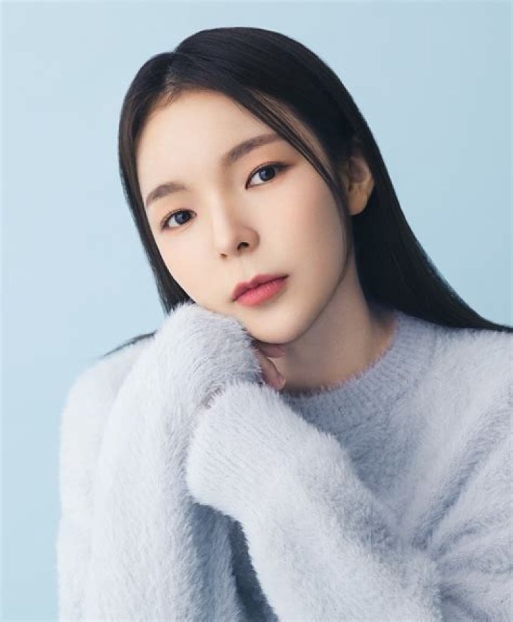 Park Jinjoo About Entertainment.ie