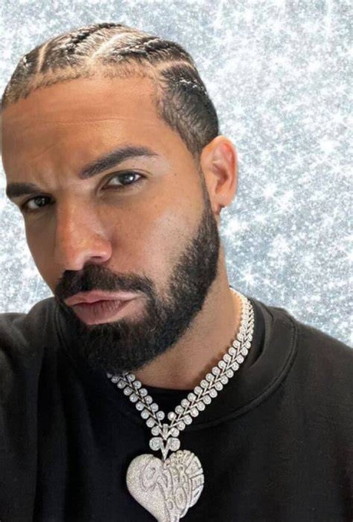 Popular Dancer Maliah Tells All .. Says Drake Is Packing The BIGGEST D