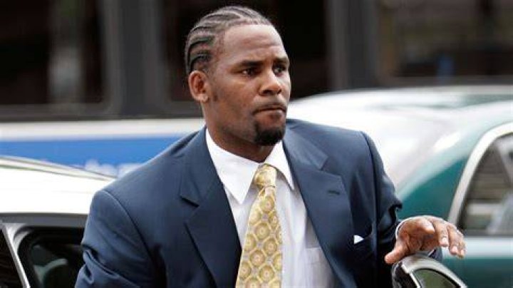R Kelly Net Worth In 2022 How Did The Singer Lose His Fortune