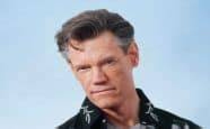 Randy Travis remains in critical condition, did not have surgery